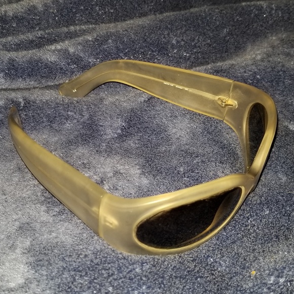 Vera Wang Luxe Sunglasses 4 Ppl W/Tiny Heads - Picture 6 of 8